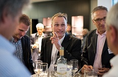 www.H2O-Consult.de - Lotophagenparadies - Alexander Class Stadtwerke Zürich 2016 www.H2O-Consult.de - Lotophagenparadies - Alexander Class Stadtwerke Zürich 2016